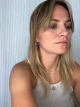 Sssonya – webcam model profile photo Image 2