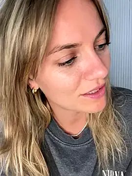 Sssonya – webcam model profile photo Image 3