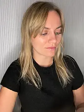 Sssonya – webcam model profile photo Image 4