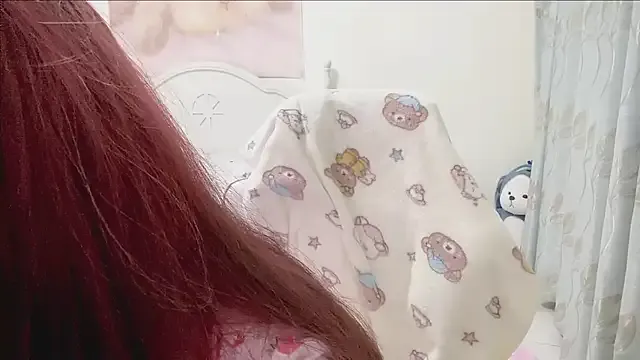 AYW-21 – webcam model profile photo Image 3