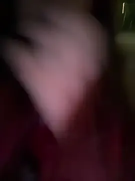 AYW-21 – webcam model profile photo Image 4