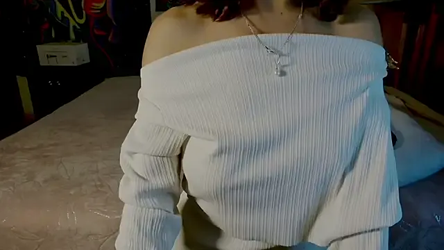 NaughtyWifey1 – webcam model profile photo Image 3