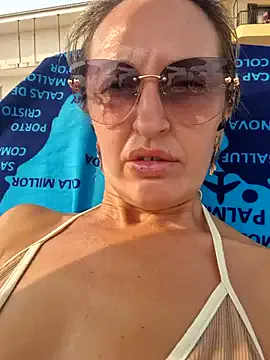 curvyflawless – webcam model profile photo Image 10