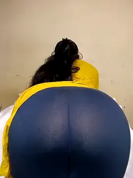 PumaShyXD – webcam model profile photo Image 3