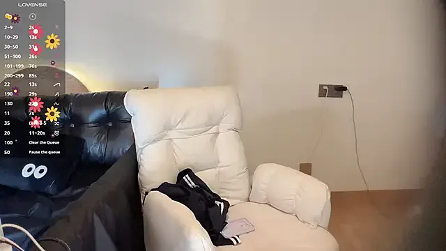 funny_to_see_you_here – webcam model profile photo Image 6