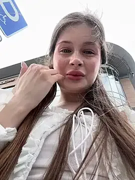 bella__honey – webcam model profile photo Image 3