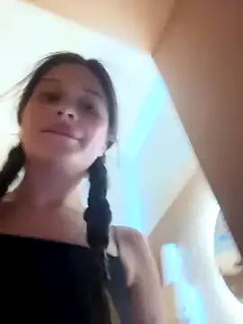 bella__honey – webcam model profile photo Image 7