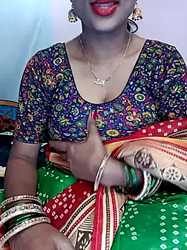 seraphine23 – webcam model profile photo Image 4