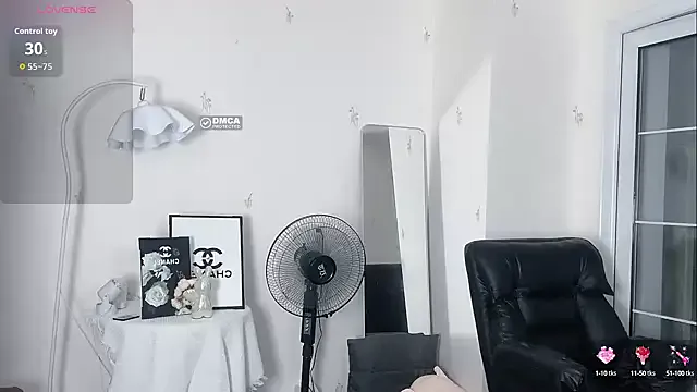 badgiuxx03 – webcam model profile photo Image 14