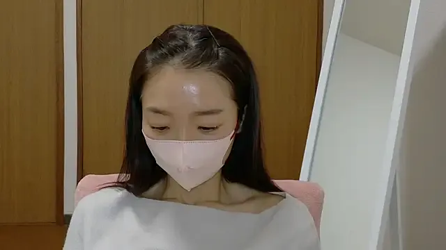 momochan88 – webcam model profile photo