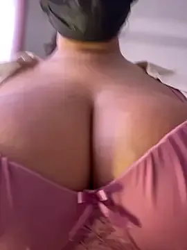 slola_li – webcam model profile photo Image 3