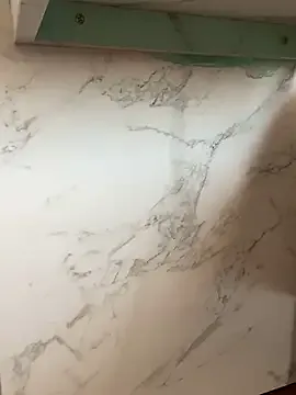 laarti – webcam model profile photo Image 6