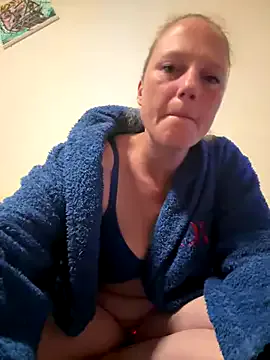 denobluora – webcam model profile photo Image 11