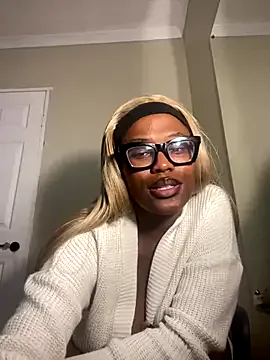 lunagirl13 – webcam model profile photo Image 3