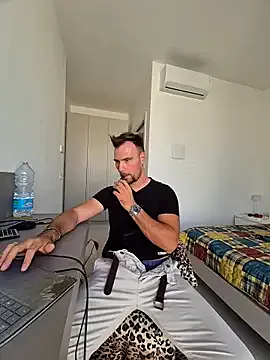 El-Jouri – webcam model profile photo Image 7