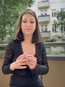 Lovebirdss – webcam model profile photo Image 10