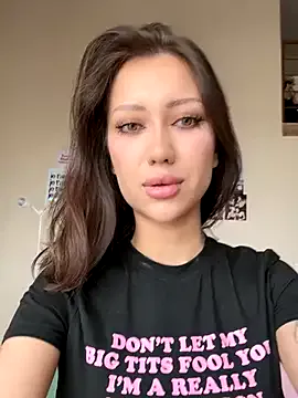 Lovebirdss – webcam model profile photo Image 13