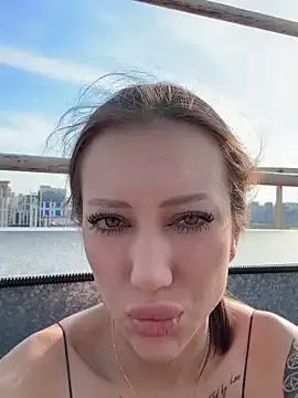 Lovebirdss – webcam model profile photo Image 18