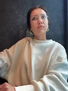 Lovebirdss – webcam model profile photo Image 6