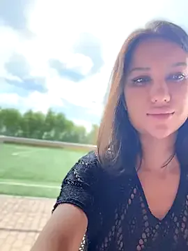 Lovebirdss – webcam model profile photo Image 9