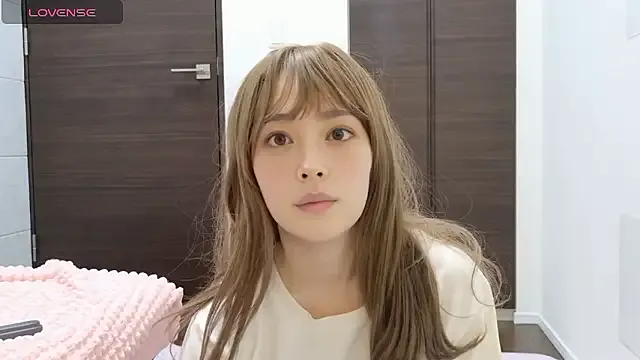 adventurina – webcam model profile photo Image 8