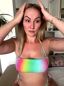 LoLa-69-X – webcam model profile photo Image 10