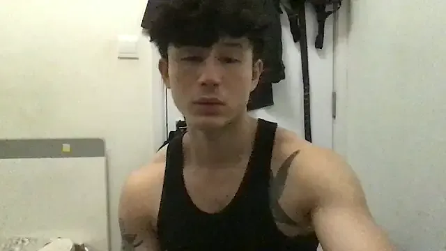 Alirawrz – webcam model profile photo Image 9