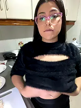 Sophie_cute06 – webcam model profile photo Image 2