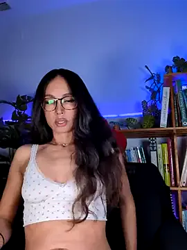 seraphine23 – webcam model profile photo Image 8