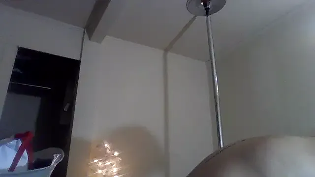 Nicoleevien – webcam model profile photo Image 2