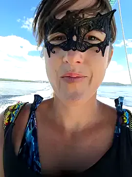 STRIP_GLOW – webcam model profile photo Image 10