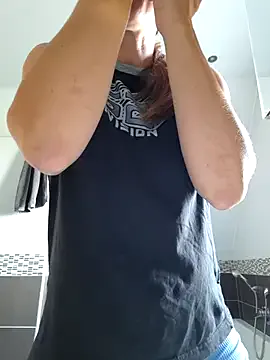 STRIP_GLOW – webcam model profile photo Image 6