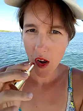 STRIP_GLOW – webcam model profile photo Image 9