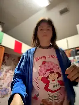 Lovebirdss – webcam model profile photo Image 3