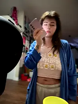 Lovebirdss – webcam model profile photo Image 4