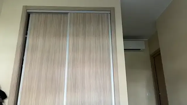 Sssonya – webcam model profile photo Image 4