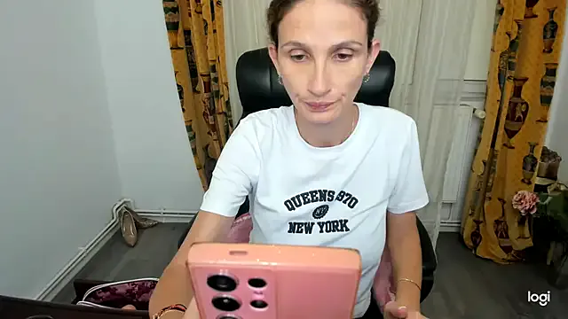 Jess_Lui – webcam model profile photo Image 14