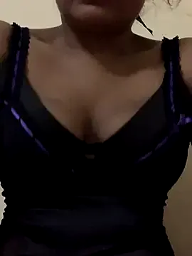 Nicoleevien – webcam model profile photo Image 4