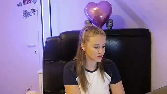 OnlyPragya – webcam model profile photo Image 13