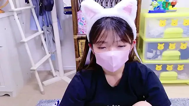 charlotte_stevenss_ – webcam model profile photo Image 3