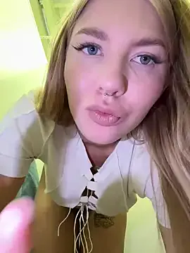 Lalalust69 – webcam model profile photo Image 2