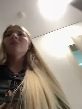 Lalalust69 – webcam model profile photo Image 7