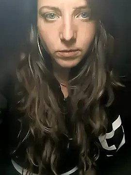 mon1_day – webcam model profile photo Image 5