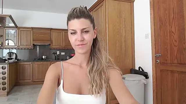 kittywoodyluv – webcam model profile photo Image 2