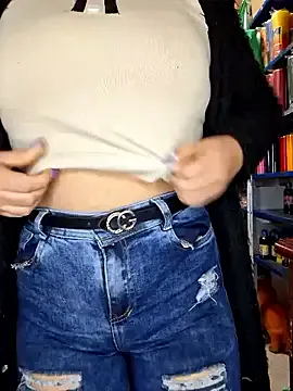 Cute-Simmi69 – webcam model profile photo Image 4