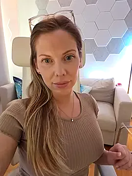 Nova-Lee – webcam model profile photo