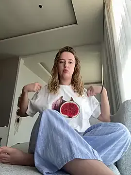 May-Squirt – webcam model profile photo Image 14