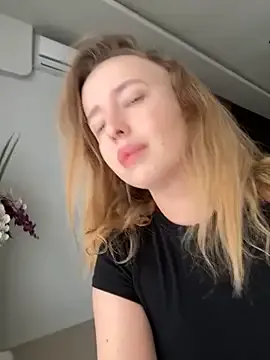 May-Squirt – webcam model profile photo Image 18