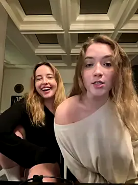 May-Squirt – webcam model profile photo Image 2