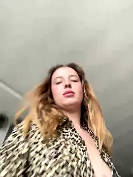 May-Squirt – webcam model profile photo Image 8